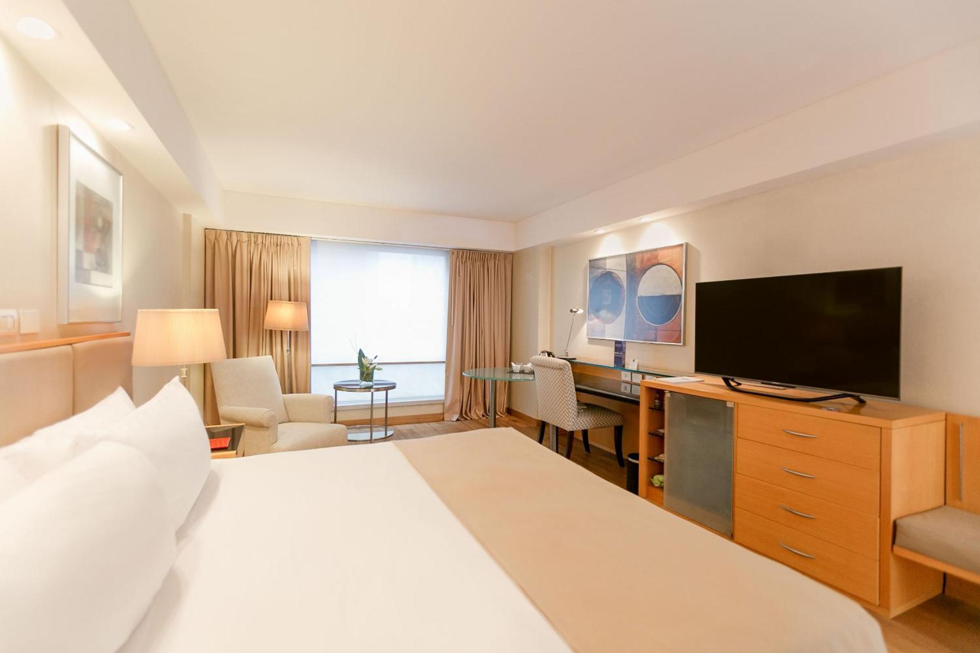 Doubletree By Hilton Buenos Aires Hotel Ngoại thất bức ảnh A room at the hotel