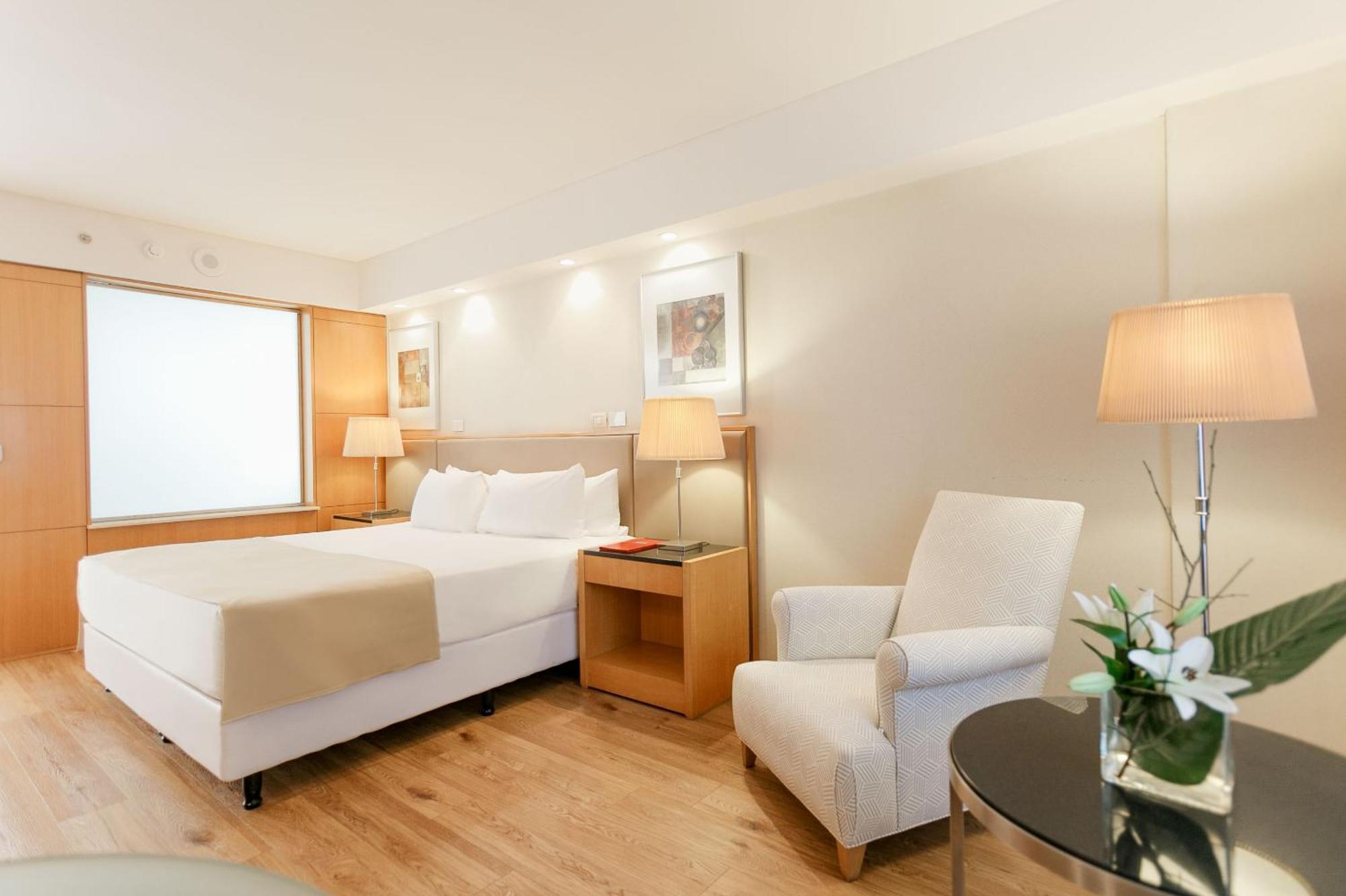 Doubletree By Hilton Buenos Aires Hotel Ngoại thất bức ảnh A room at the hotel