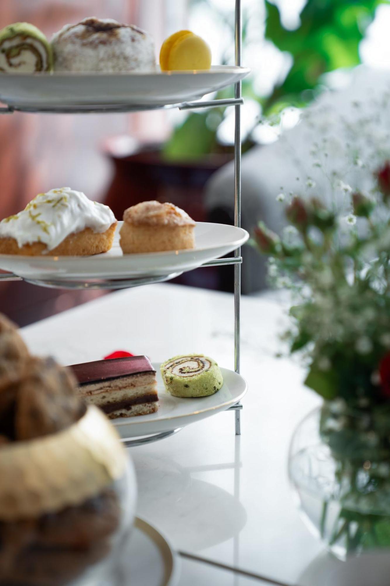 Doubletree By Hilton Buenos Aires Hotel Ngoại thất bức ảnh Afternoon tea at the InterContinental Hotel, Berlin