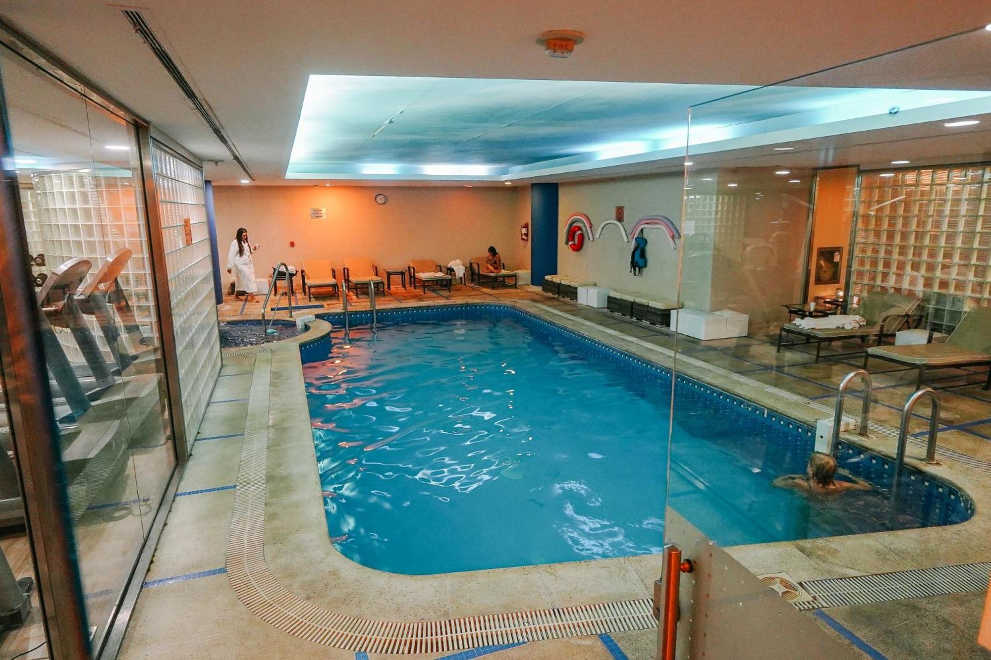 Doubletree By Hilton Buenos Aires Hotel Ngoại thất bức ảnh Swimming pool